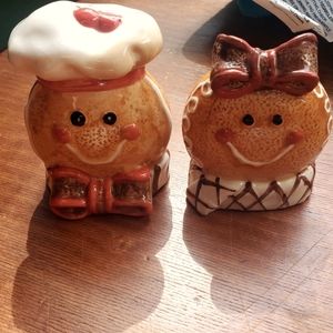 Gingerbread salt and pepper shakers